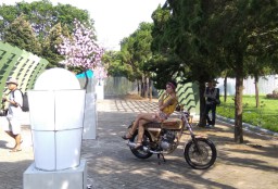 Hunting Bareng Yanmood, Kenalkan Alun-alun Lumajang Semakin Cantik