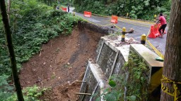 Longsor, Jalur Lumajang-Malang Piket Nol Terancam Putus