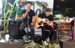 Irawan Indra Penyanyi Lokal  Lumajang Miliki 3 Single Lagu