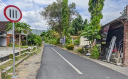 Jalan di Tempursari Lumajang Sudah Mulus