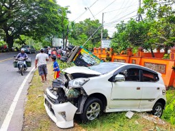 Minibus Vs Truk di Tikungan Jatiroto Lumajang, 1 Meninggal