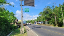 Truk Besar Banyak Berhenti Sebelum Jembatan Timbang Klakah Lumajang