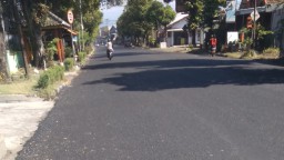 Jalan Letjen Sunandar Priyo Sudaramo di Lumajang Mulai Mulus