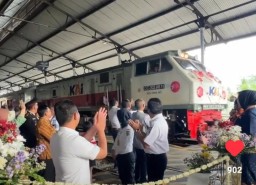 KA Pandalungan dan Blambangan Ekspres Berhenti di Klakah Lumajang