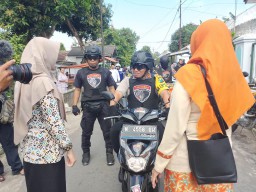 Kapolres Lumajang Antar Sendiri Motor Bidan Yang Ditemukan di Rumah Perampok