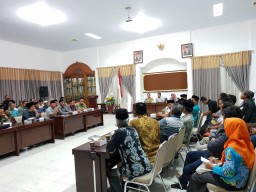 Bupati dan Kapolres Lumajang Janji Selesaikan Polemik Tambang Pasir