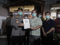 Kapolres Lumajang Menetapkan Perum Grand Kartika Physical Distancing