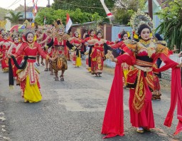 Bak Lautan Manusia, Karnaval Desa Besuk Lumajang Meriah