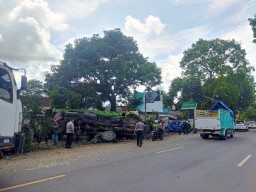 Sopir Truk Meninggal Dunia Usai Tabrak Pagar Masjid di Lumajang