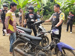 Kapolres Lumajang Dapati Keluarga Kaya Miliki 3 Motor Bodong di Sumberwringin - Klakah