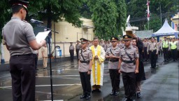 Sertijab Kasatlatas dan Kapolsek Tempusari Diiringi Tangis Langit