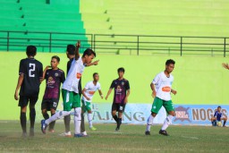 Oni Rosandi Cetak Quatrick Gol Bawa PSIL Lumajang Menang atas Persebo 7 - 0