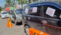 Parkir Sembarangan di Expo Pendidikan Lumajang Mobil Ditempel Stiker