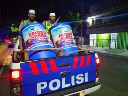 Satlantas Polres Lumajang Patroli Sahur Pakai Bedug Keliling Kampung