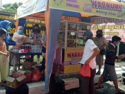 Polres Lumajang Sediakan Makanan Minuman Gratis Selama Wabah Covid 19