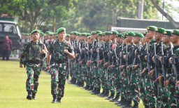 Bupati Ikut Lepas 450 Prajurit Yonif 527 Lumajang Tugas di Perbatasan