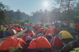 Camping di Ranu Regulo Senduro Lumajang Masih Jadi Primadona