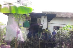 Rumah Nenek Bahria Labruk Lor Lumajang Hangus Terbakar