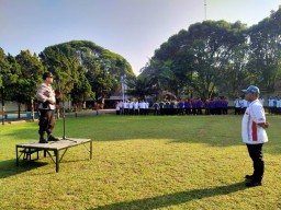 Polisi Ajak Siswa SMKN Klakah Lumajang Tidak Menjadi Anggota Gang