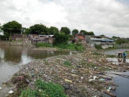 Duh..!!! Sampah di Kaliasem - Lumajang Terlihat Menumpuk