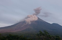 Semeru Erupsi, Jalur Lahar Curah Kobokan Tetap Dilintasi Warga