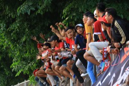 Supporter Semeru FC Panik Tahu Bus Pemkab Penjemput The Lava Tabrakan di Tol