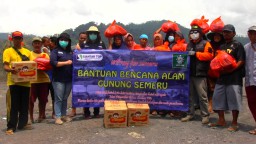 Siantar Top dan LPBI NU Salurkan Paket Bantuan Pada Penyintas Semeru