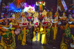 Tim Kesenian Lumajang 3 Kali Berturut Jadi Terbaik di Jatim Spekta Night Carnival