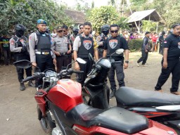 Duh..! Tim Cobra Sita Motor Bodong di Rumah Kepala Desa Pajarakan Randuagung