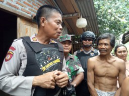 Tim Panther Polres Lumajang Lakukan Sosialisasi Aman Curwan ke Warga