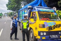 Hingga Lebaran ke 7, Armada Truk Pasir Ada Pembatasan Jam Operasional