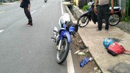 Brak! Truk Tabrak Pemotor Hingga Kepala Pecah di Kedungjajang Lumajang