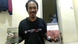 Ucok Sering Dapat Pesanan Buku Terbaru dan Aneh Sulit Diburu