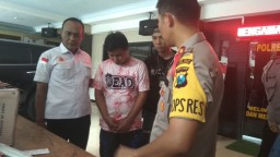 Agus Ditangkap Polisi Saat Bawa Ratusan Botol Alkohol 70 Persen