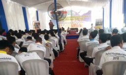 BKKBN Jatim dan Drs. Ayub Khan M.Si Sosialisasi Pengendalian Penduduk di SMKN Klakah