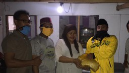 Relawan Lumajang H.M Nur Purnamasidi DPR RI Golkar Salurkan Sembako