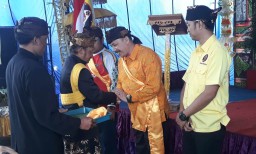 H.M. Nur Purnamasidi, DPR RI Golkar Dikukuhkan Jadi Sesepuh Adat Tengger