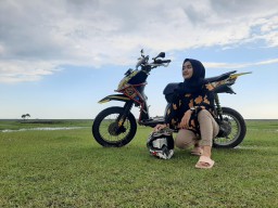 Cici Prastika Hobby Berkendara Motor hingga Memodifikasinya