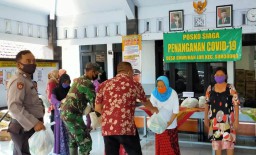 Desa Dawuhan Lor Lumajang Salurkan Sembako Bagi Warga Terdampak Corona