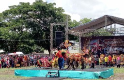 Festival Jharan Kencak Hipnotis Masyarakat Lumajang