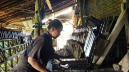 Genteng Duren Legendaris Lumajang Diambang Ancaman Kepunahan