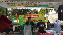 Kaos Bukan Begal Dijual di Bazar Hari Santri 2019