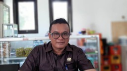 Idris Marzuqi DPRD Lumajang 2 Periode Tetap Setia Jadi Pengepul Semangka