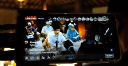 Cak Thoriq dan Bunda Indah Jagong Bareng Online Sapa Warga Lumajang