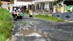 Warga Jarit Lumajang Bahagia Truck Pasir Tak Lewat Jalan Desa