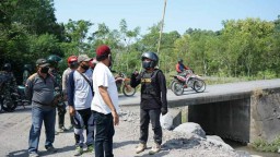 Bupati Lumajang Minta Pemilik Ijin Bangun Jalan Khusus Tambang Pasir