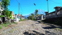 Jalur Evakuasi Erupsi Gunung Semeru di Pronojiwo Rusak Parah