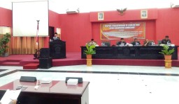 Bupati As'at Malik Sampaikan Jawaban Pemerintah atas PU Fraksi DPRD