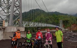 Jembatan Layang Terpanjang di Jatim Jadi Spot Foto Goweser Lumajang