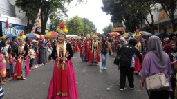 Meriah, Tari Godril Lumajangan Disparbud Pukau Ribuan Penonton